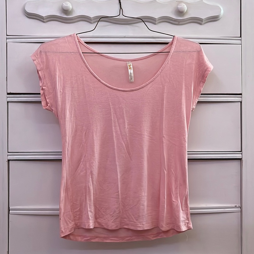 pink flowy shirt!!